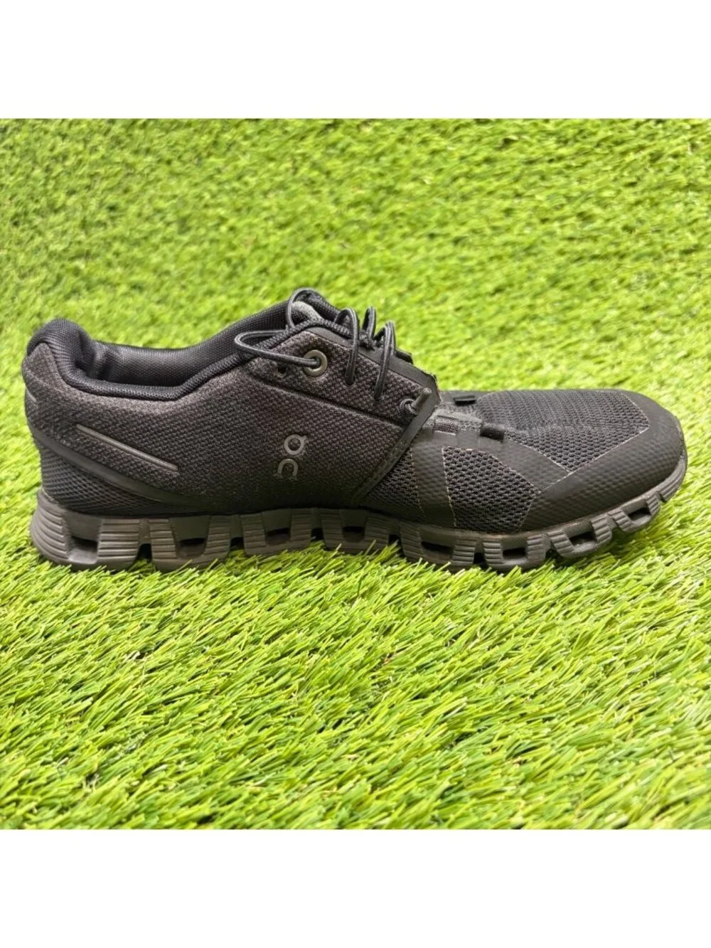 On Cloud 5 Womens Size 7 Triple Black Athletic Running Walking Shoes Sneakers